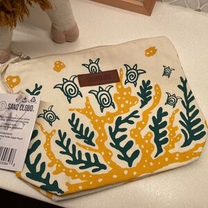 NWT Swimming Turtles Zipper Pouch